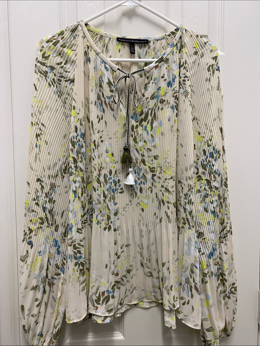 White House Black Market Cream Floral Pleated Tie-Neck Blouse